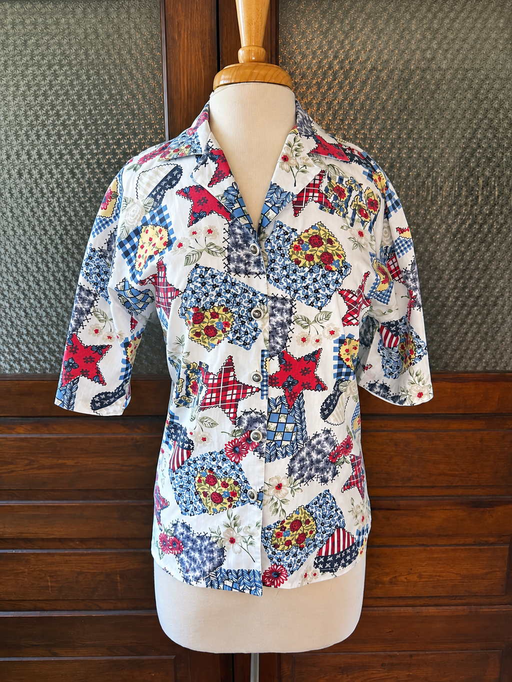 Vintage 1980s Cabrais Patchwork Quilt Print Shirt Blouse Cottage Americana Floral