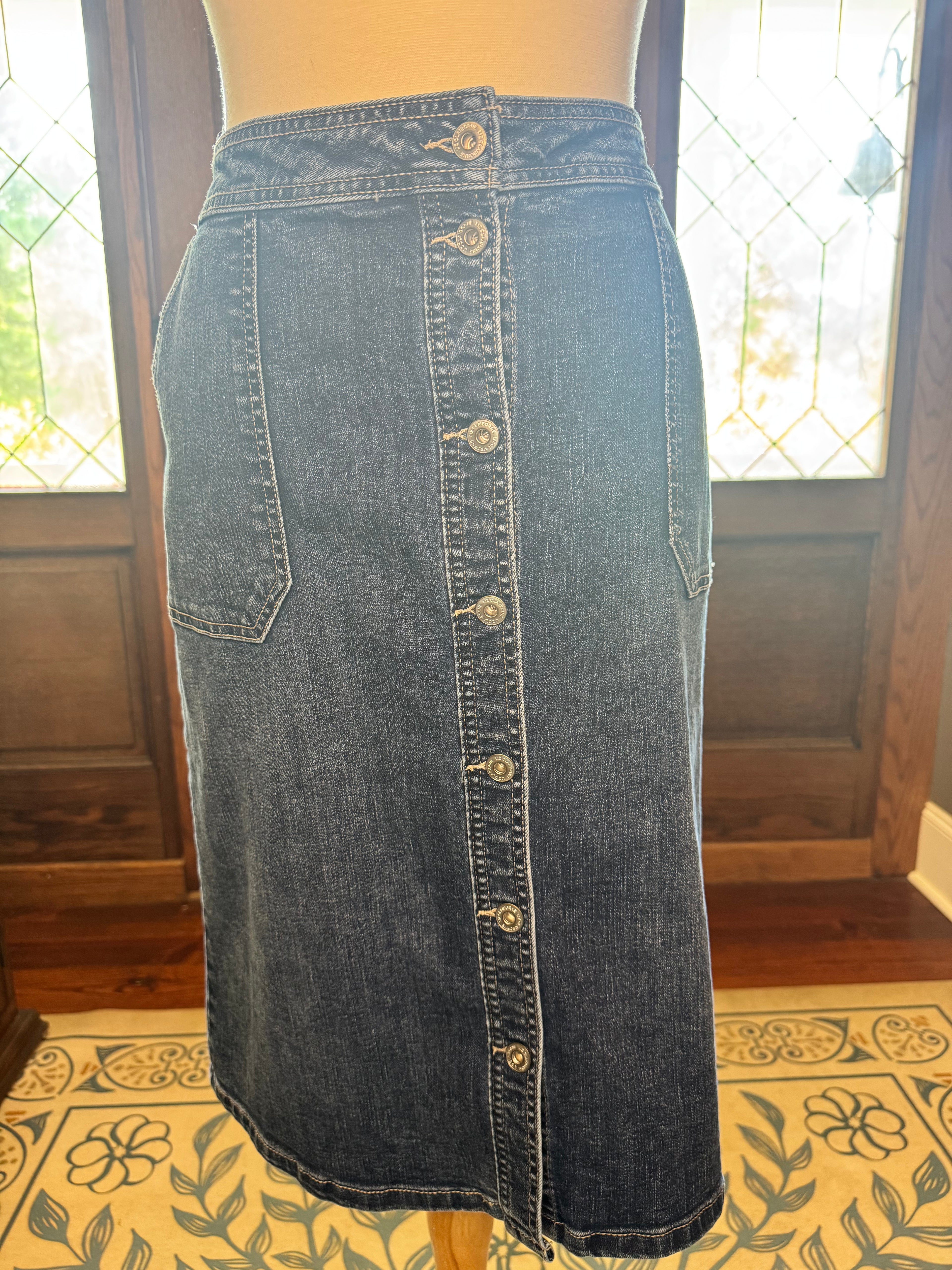 Vintage Liz Claiborne women's denim button front skirt, size 12