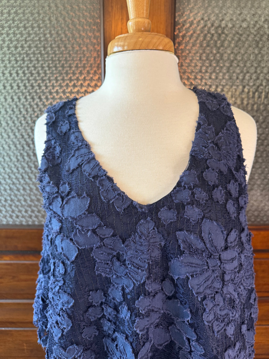 Maeve by Anthropologie Navy Floral appliqué lace top, size small