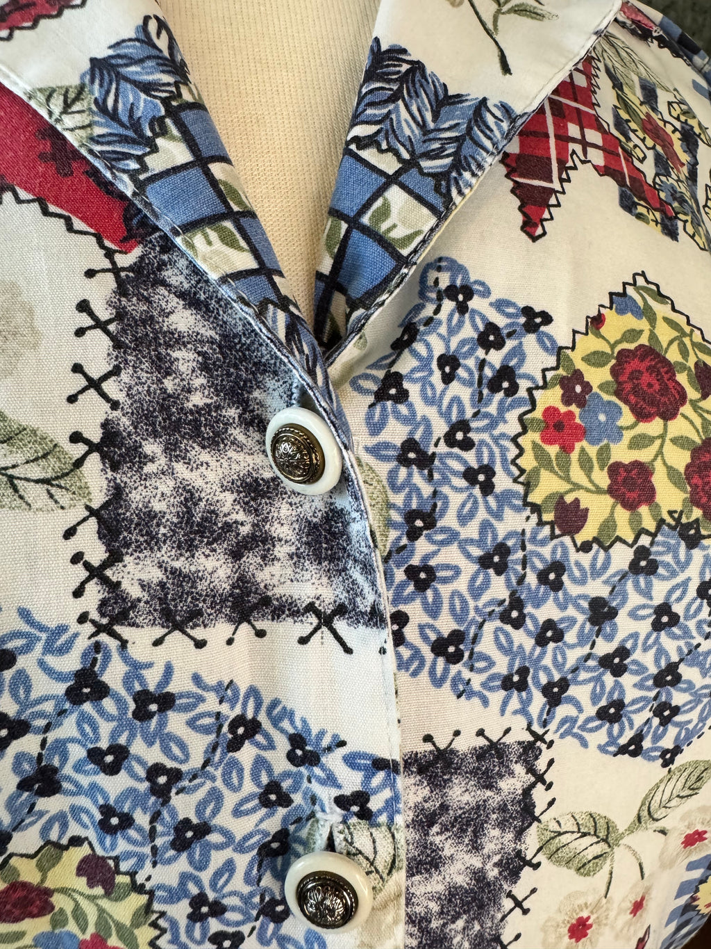 Vintage 1980s Cabrais Patchwork Quilt Print Shirt Blouse Cottage Americana Floral