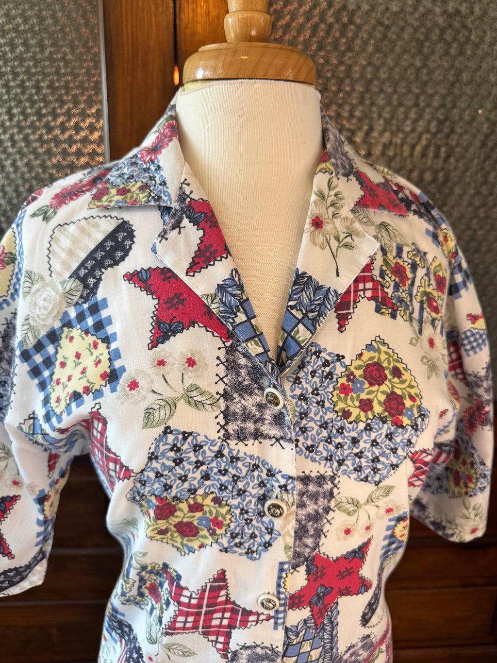 Vintage 1980s Cabrais Patchwork Quilt Print Shirt Blouse Cottage Americana Floral