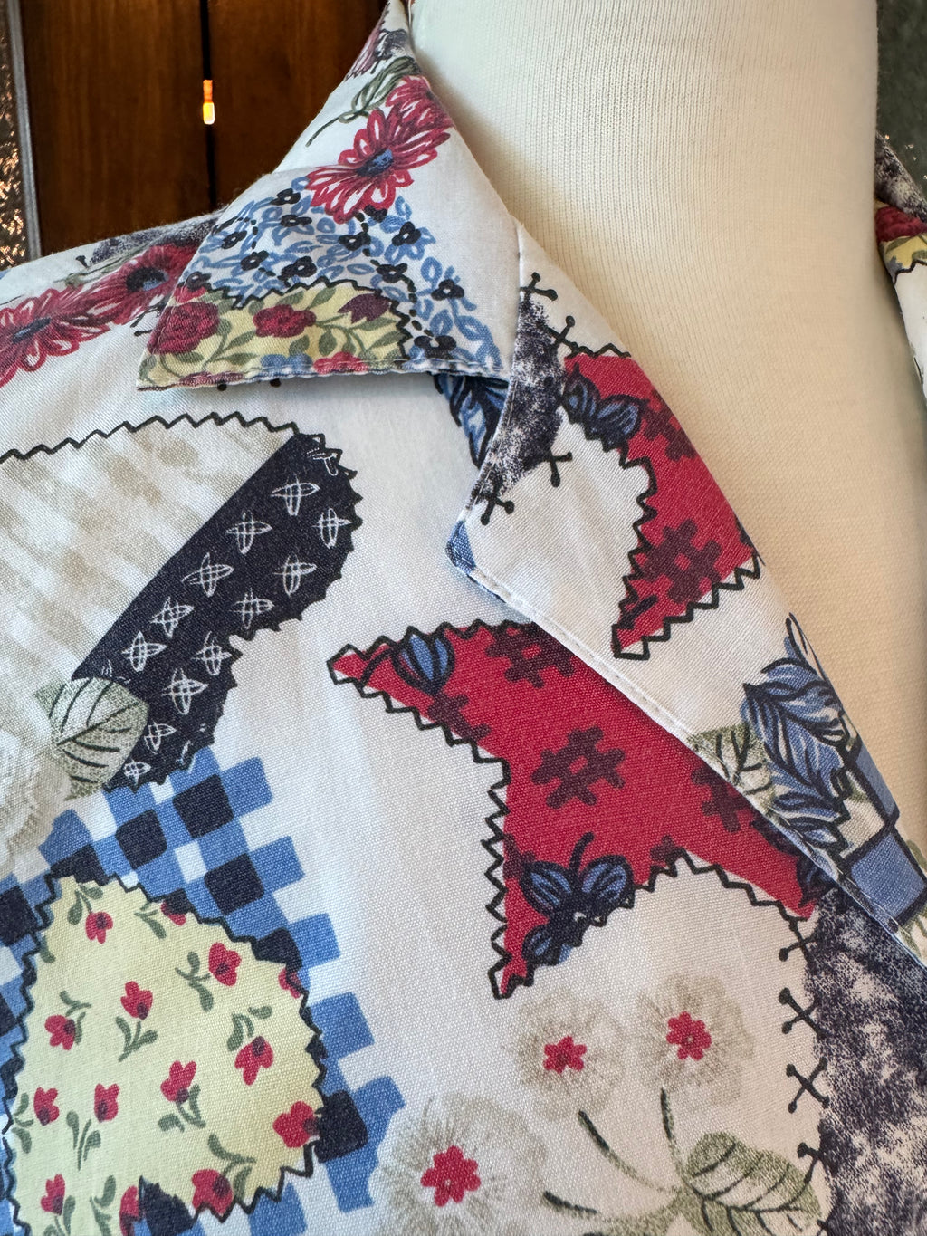 Vintage 1980s Cabrais Patchwork Quilt Print Shirt Blouse Cottage Americana Floral