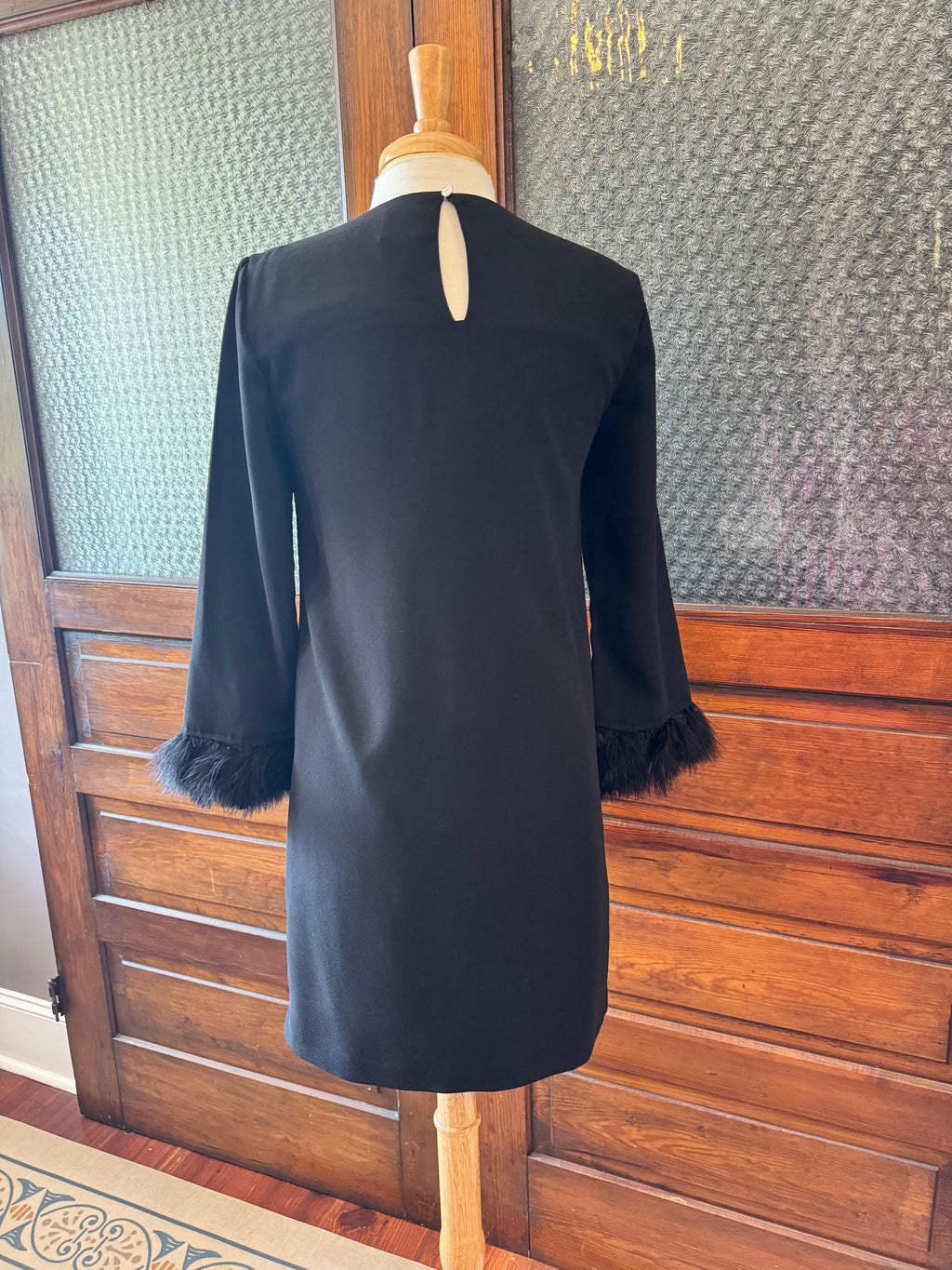 Cece Black Feather Cuff Shift Dress Size 4 Long Sleeve Cocktail Party Dress