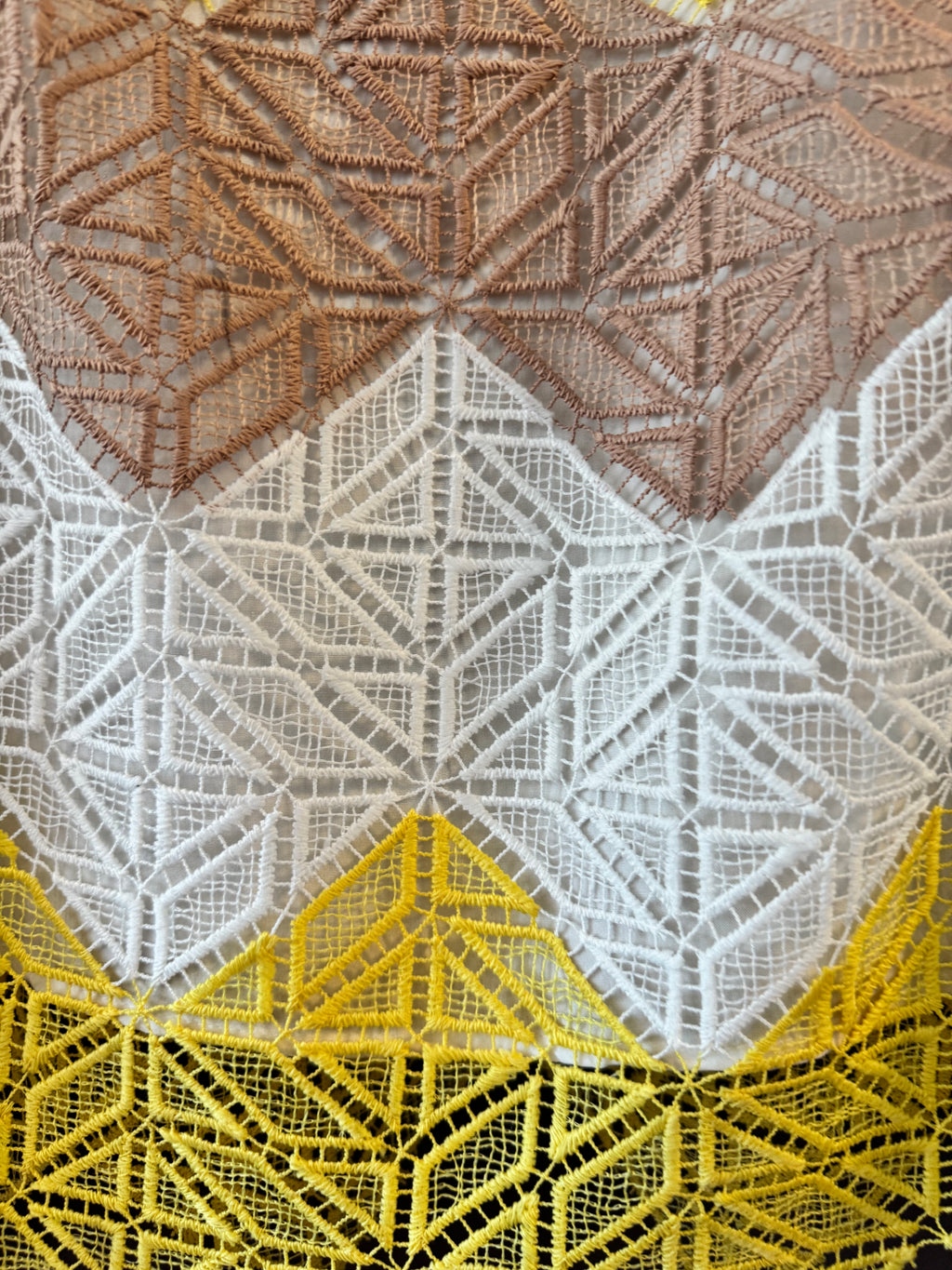 Gilli Women's Small Geometric Lace Top Yellow White Tan Sheer Short Sleeve