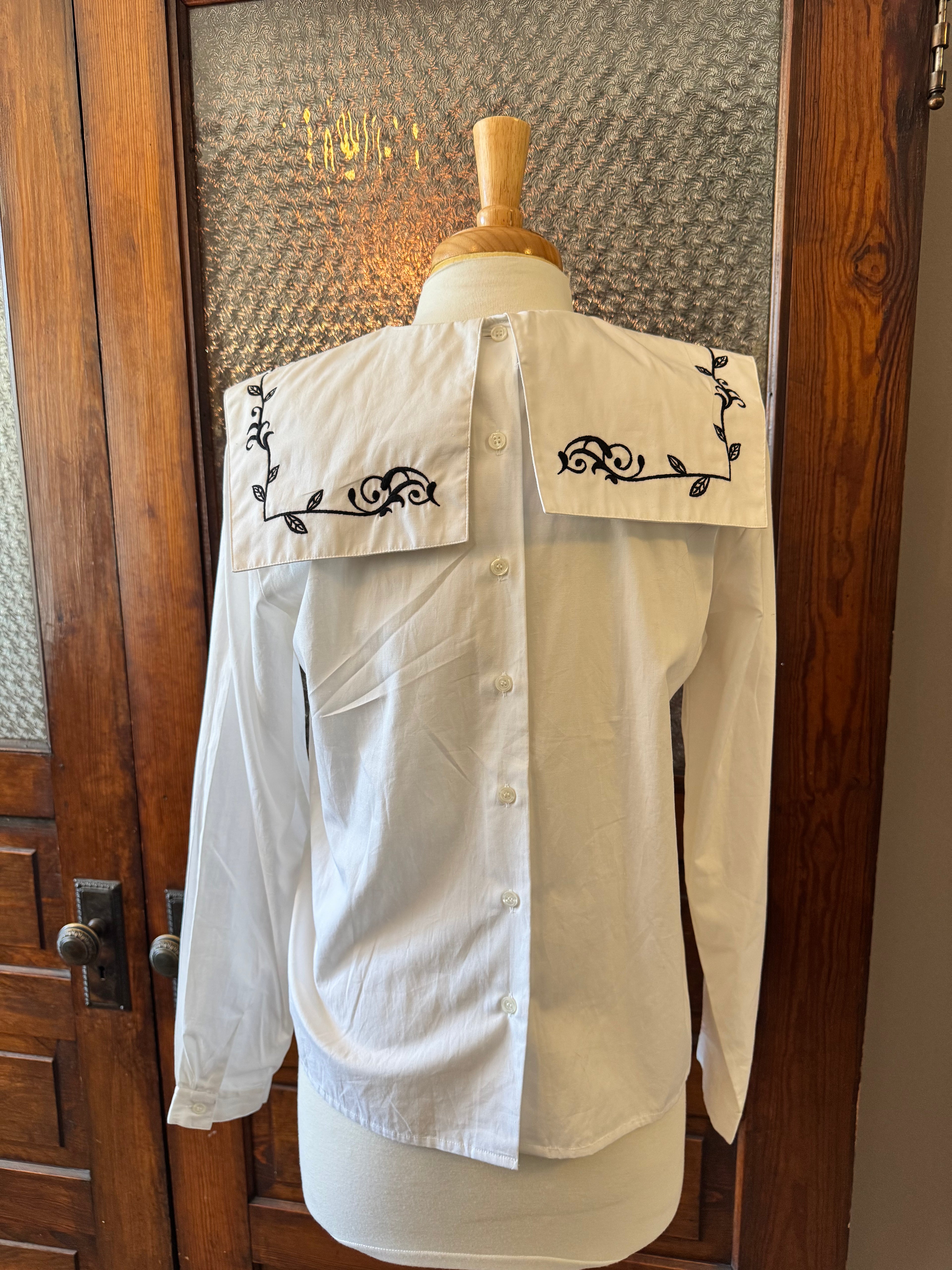 Vintage Bryn Connelly White Cotton Embroidered Sailor Collar Blouse Vintage Size 10 NWT