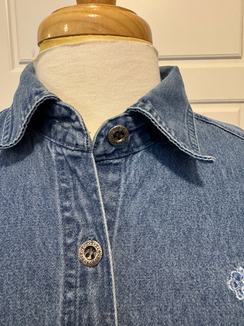 Vintage 90s Premier International Floral Embroidered Denim Shirt XL