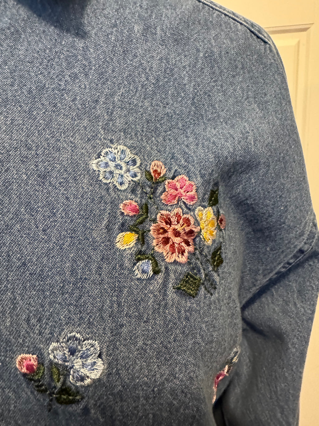 Vintage 90s Premier International Floral Embroidered Denim Shirt XL