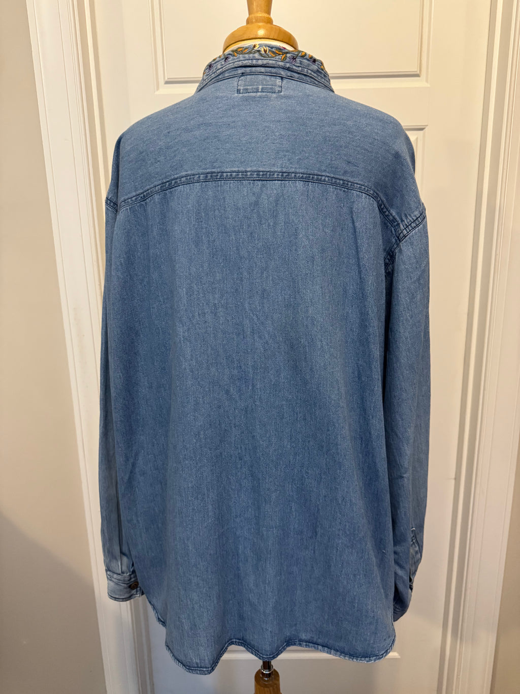 Vintage 1990s Talk of America Embroidered Denim Shirt Women's 22 Floral