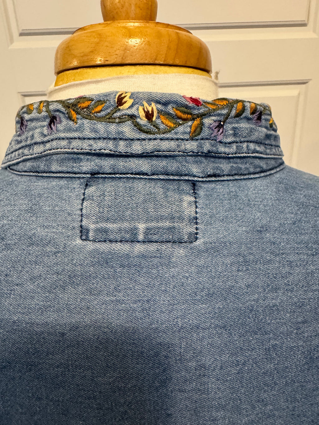 Vintage 1990s Talk of America Embroidered Denim Shirt Women's 22 Floral