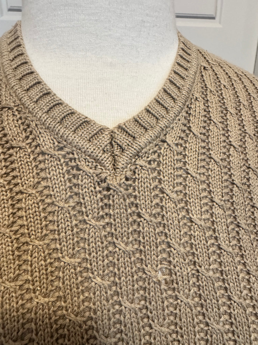 Vintage 90s Liz Claiborne Beige Textured Cable Knit V-Neck Sweater