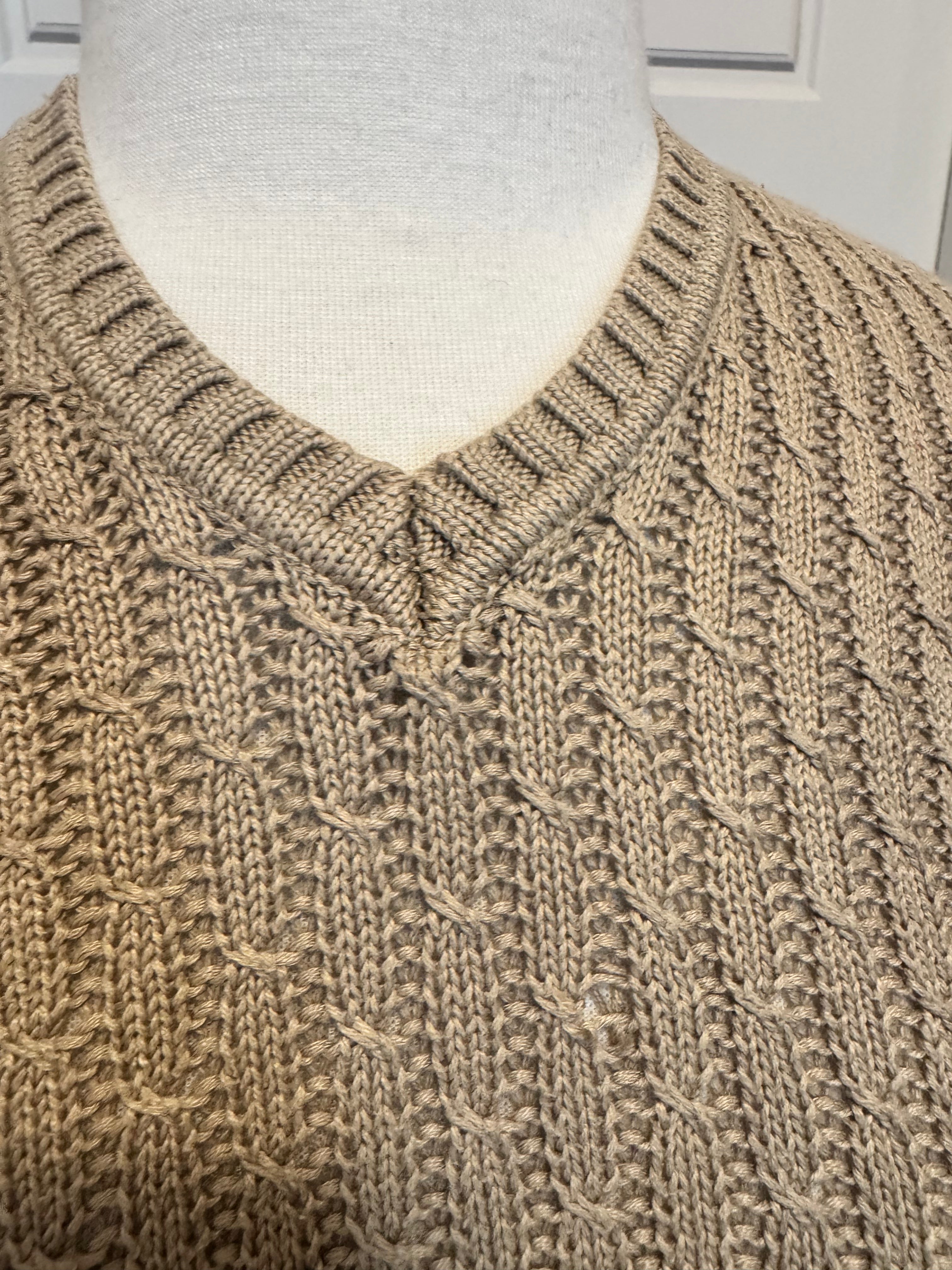 Vintage 90s Liz Claiborne Beige Textured Cable Knit V-Neck Sweater
